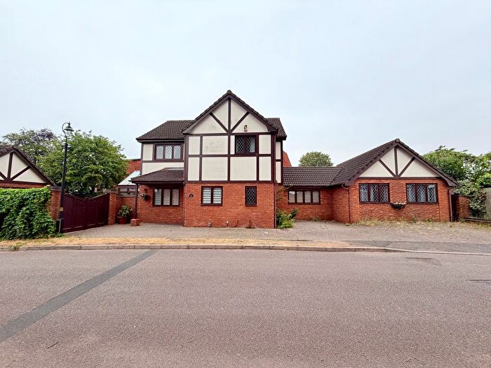 4 Bedroom Detached House To Rent In Millers Close, Rushden, NN10