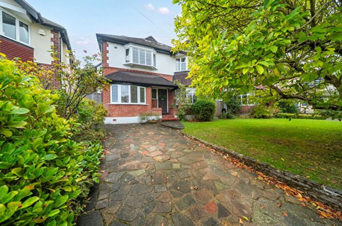 5 Bedroom Detached House For Sale In Highfield Drive, Bromley, BR2