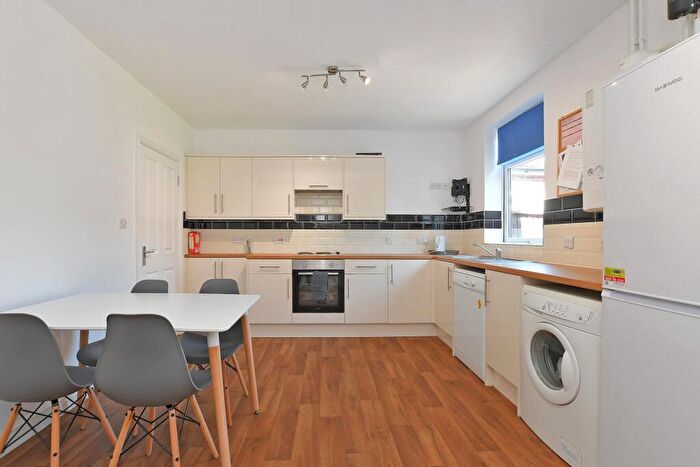 4 Bedroom House To Rent In Shoreham Street, Highfield, Sheffield, S2