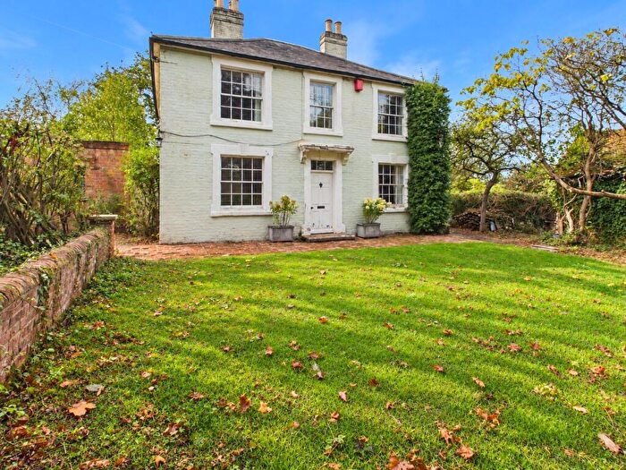 3 Bedroom Detached House For Sale In Hawthorn Hill, Ascot Road, Nr Maidenhead, Berkshire, SL6