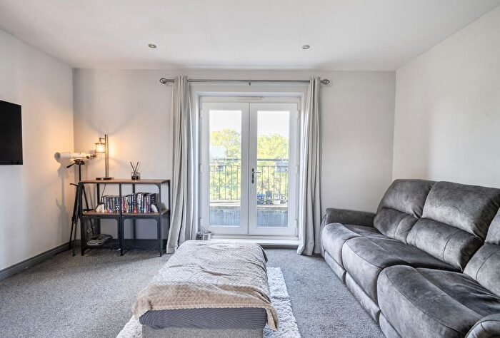 2 Bedroom Flat For Sale In Normandy Drive, Yate, Bristol, BS37