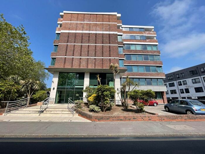 2 Bedroom Flat To Rent In Burrell Road, Haywards Heath, RH16