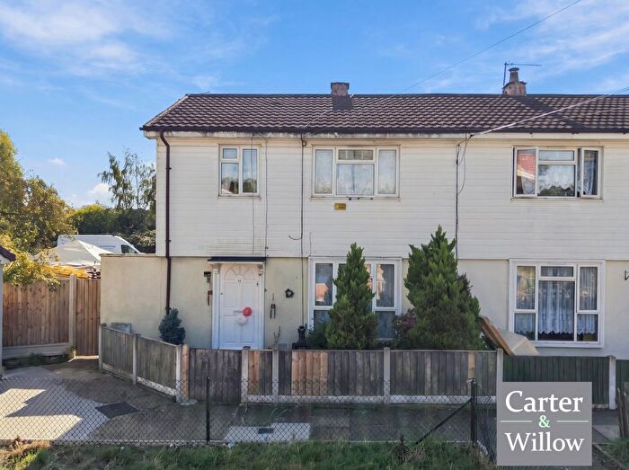 3 Bedroom Semi-Detached House For Sale In Stratford Close, Dagenham, RM10