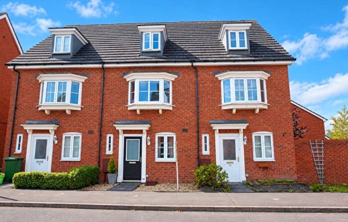 4 Bedroom Terraced House To Rent In Battalion Way, Thatcham, RG19