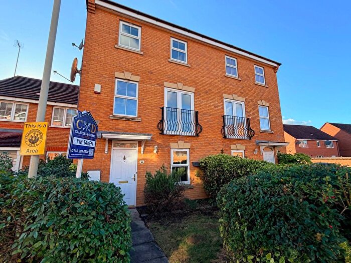 4 Bedroom Town House To Rent In Strathern Road, Glenfield, LE3
