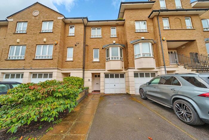 5 Bedroom Terraced House For Sale In May Bate Avenue, Kingston Upon Thames, KT2