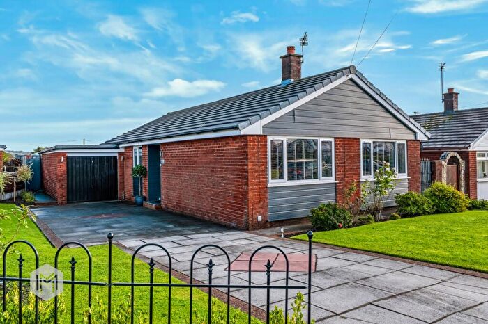 3 Bedroom Detached Bungalow For Sale In Fulwood Close, Bury, BL8