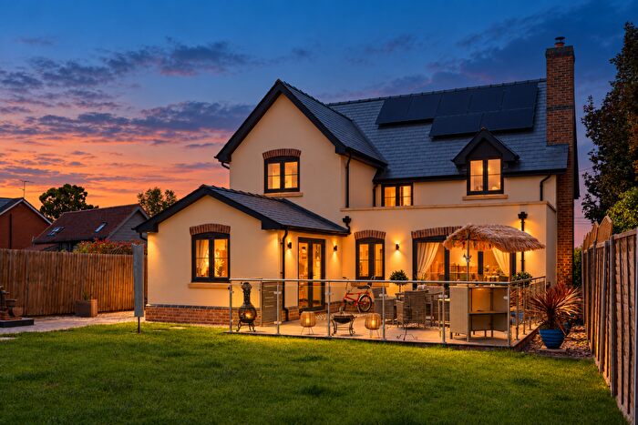 4 Bedroom Detached House For Sale In Ty Newydd, Allensmore, Herefordshire With Paddock, HR2
