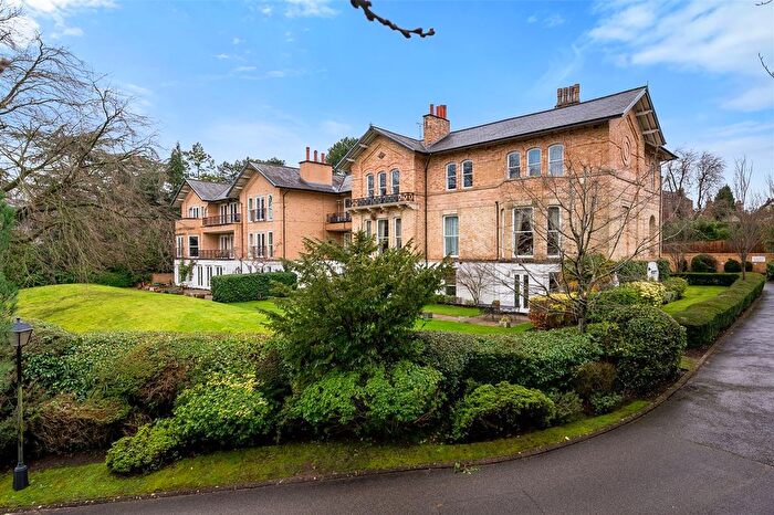 3 Bedroom Flat For Sale In Langham Road, Bowdon, WA14