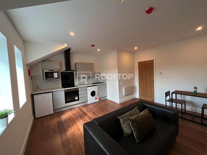 2 Bedroom Flat To Rent In Royal Park Road, Leeds, LS6