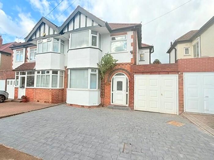 3 Bedroom Semi-Detached House To Rent In Knipersley Road, Sutton Coldfield, B73