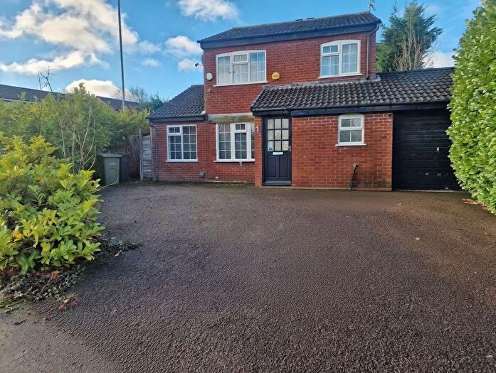 3 Bedroom Detached House For Sale In Pennine Close, Oadby, Leicester, LE2