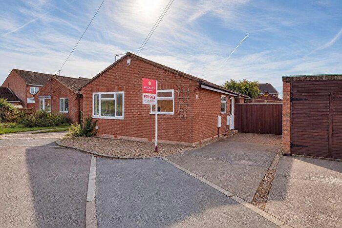 2 Bedroom Detached Bungalow To Rent In Broadlands Close, Dunscroft, DN7