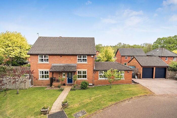 4 Bedroom Detached House For Sale In Caumont Close, Uffculme, Cullompton, EX15