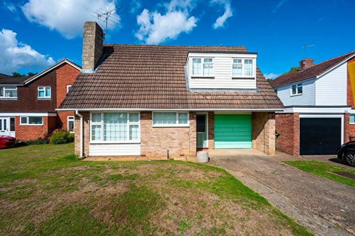 3 Bedroom Detached House For Sale In Collingwood Crescent, Merrow, Guildford, GU1