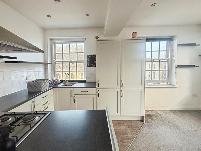 2 Bedroom Flat To Rent In High Street, Herne Bay, CT6