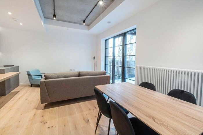 1 Bedroom Flat For Sale In Good Luck Hope, London, E14