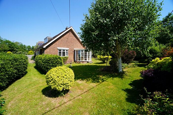 3 Bedroom Detached Bungalow For Sale In Churchway, Blunsdon, Swindon, SN26
