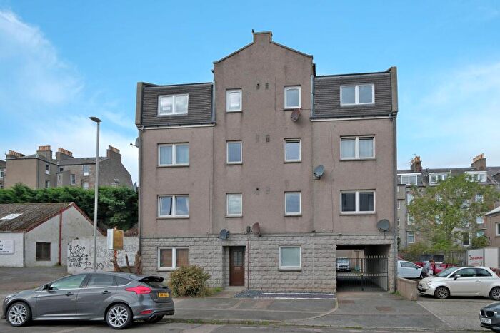 2 Bedroom Flat For Sale In Hardgate, Aberdeen, AB10