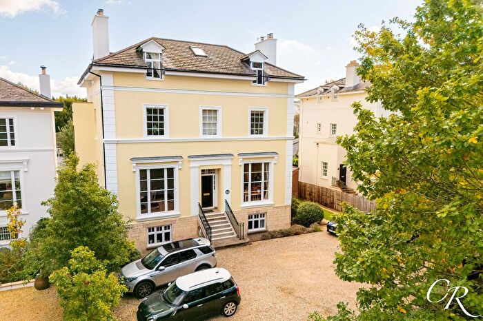 1 Bedroom Flat For Sale In Eton Lodge, The Park, GL50
