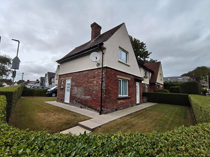 3 Bedroom Semi-Detached House For Sale In Newall Carr Road, Otley, LS21