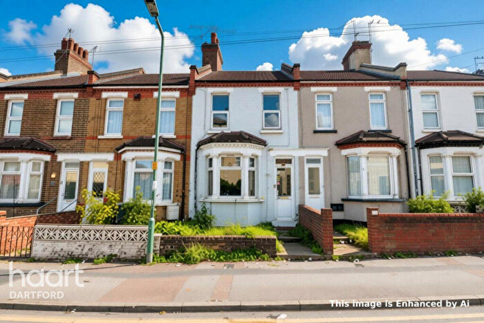 3 Bedroom Terraced House For Sale In Swanscombe Street, Swanscombe, DA10