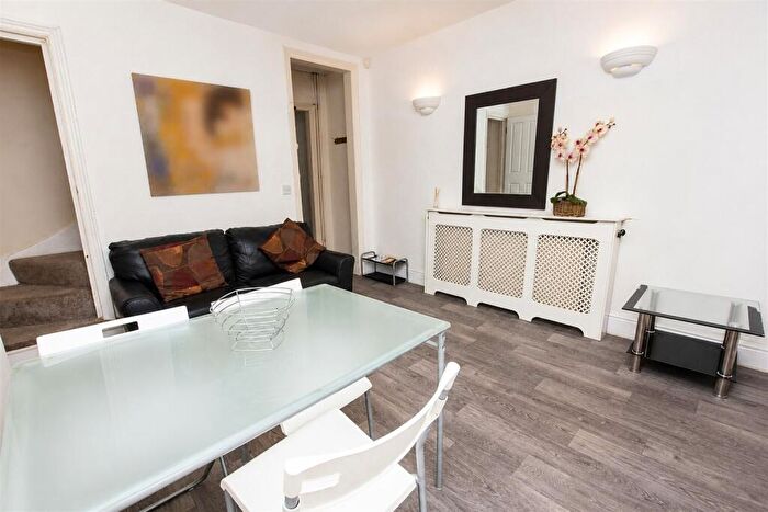 4 Bedroom House To Rent In Harborne Park Road, Birmingham, B17