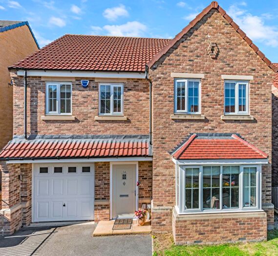 4 Bedroom Detached House For Sale In Lapwing Avenue, Menston, LS29