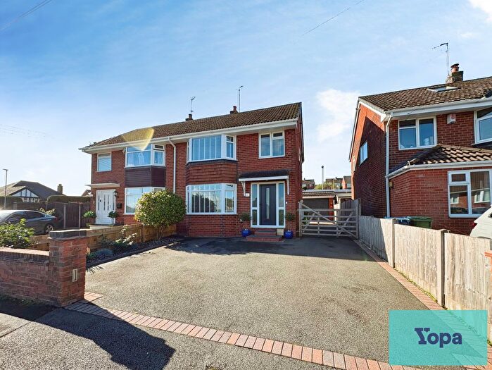 3 Bedroom Semi-Detached House For Sale In Diamond Close, Meir Heath, Stoke-On-Trent, ST3
