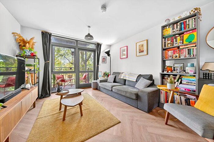 2 Bedroom Flat For Sale In Southwold Road, Armstrong House, E5