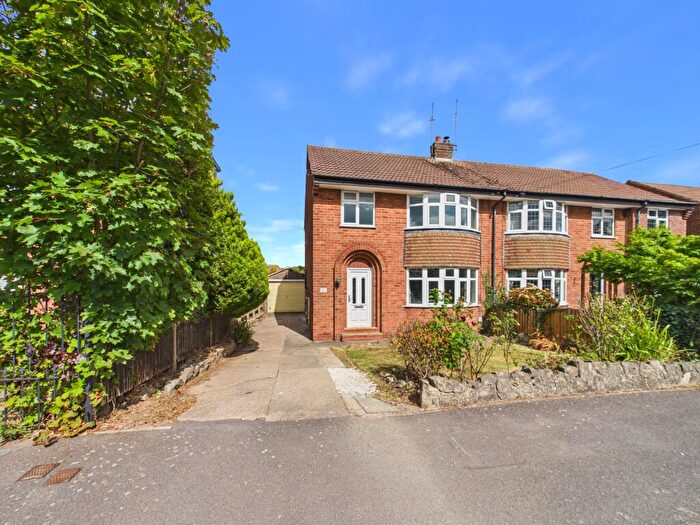 3 Bedroom Semi-Detached House For Sale In Chestnut Avenue, Mickleover, DE3