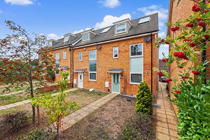 4 Bedroom Town House For Sale In Helidor Walk, Sittingbourne, ME10