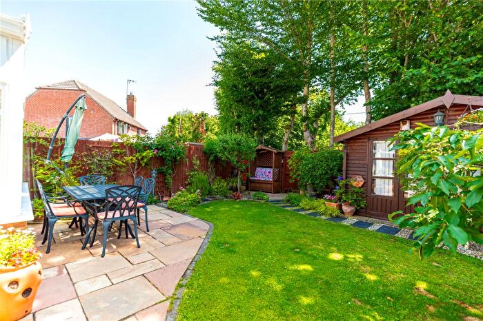 3 Bedroom Link Detached House For Sale In Spring Meadows, Great Shefford, Hungerford, Berkshire, RG17