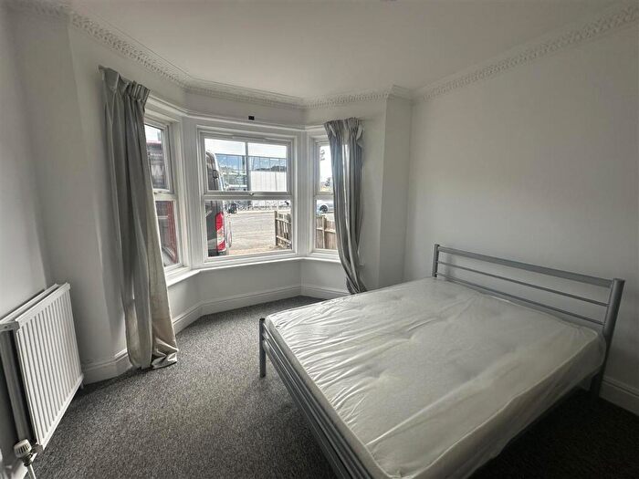 3 Bedroom Terraced House To Rent In Portswood Road, Southampton, SO17