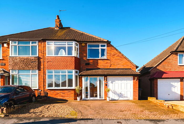 3 Bedroom Semi-Detached House For Sale In Lode Lane, Solihull, B92