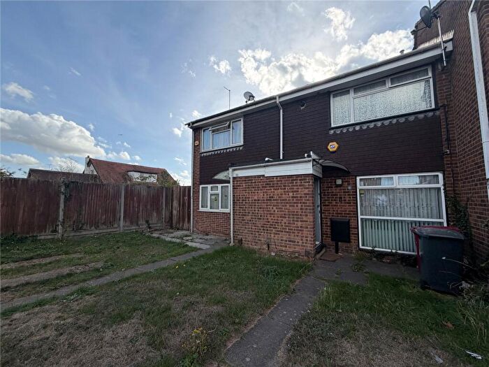 3 Bedroom Terraced House For Sale In Trent Road, Slough, SL3