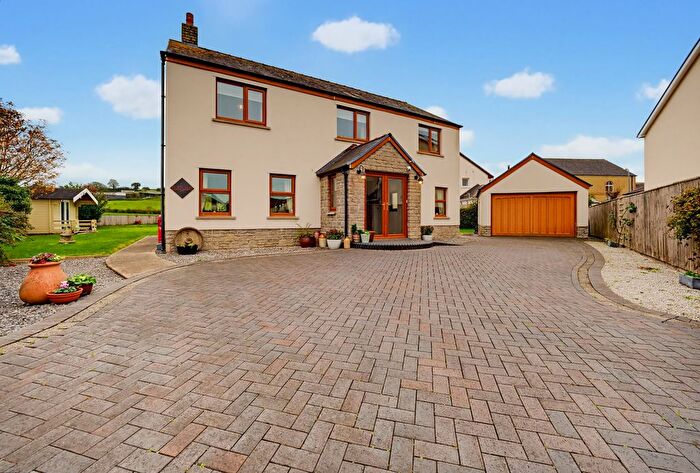 4 Bedroom Detached House For Sale In Plas Y Celyn, Clos Y Wennol, Porthyrhyd, Carmarthen, SA32