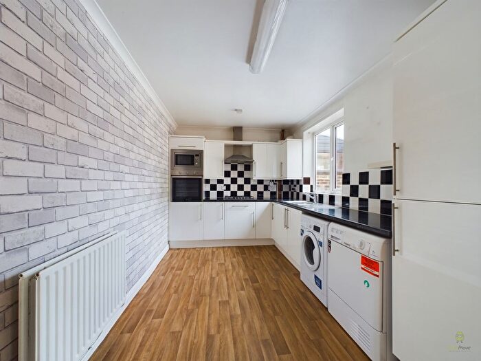 3 Bedroom Semi-Detached House To Rent In Edington Road, Abbey Wood, London, SE2