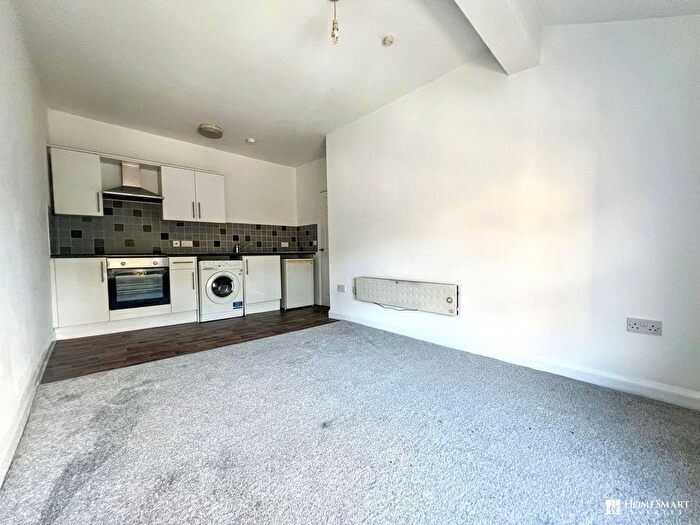 1 Bedroom Flat To Rent In High Street, Runcorn, WA7