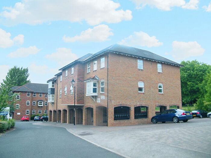 2 Bedroom Flat To Rent In St. Giles Close, Durham, DH1