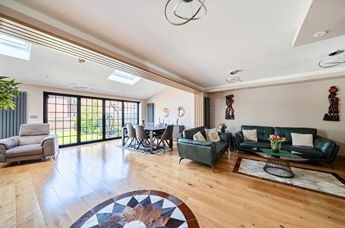 4 Bedroom Semi-Detached House For Sale In Peel Close, Windsor, Berkshire, SL4