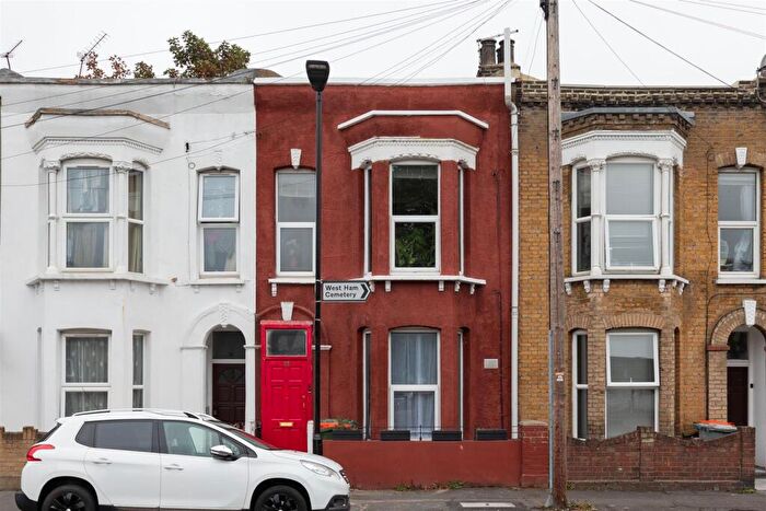 1 Bedroom House For Sale In Cruikshank Road, Forest Gate, E15