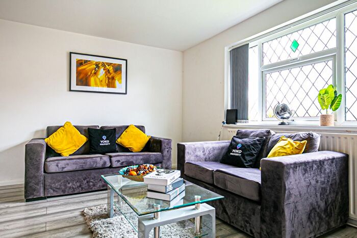 3 Bedroom Flat To Rent In Royal Leamington Spa, CV32