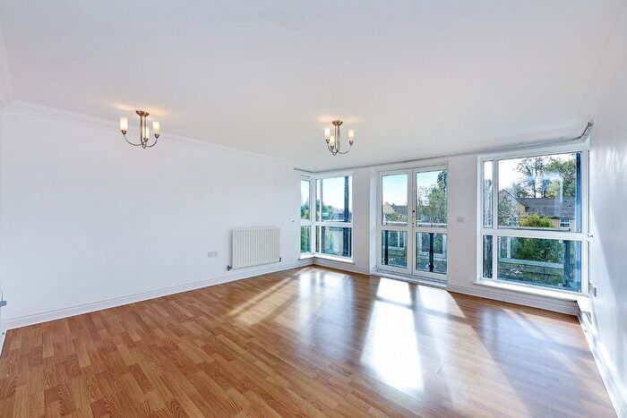 2 Bedroom Flat For Sale In Axiom Apartments, Sparkes Close, Bromley, BR2