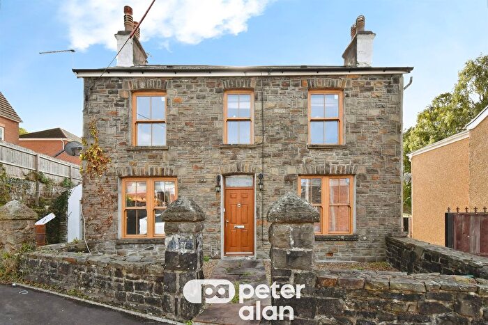 4 Bedroom Detached House For Sale In Rose Row, Cwmbach, Aberdare, CF44