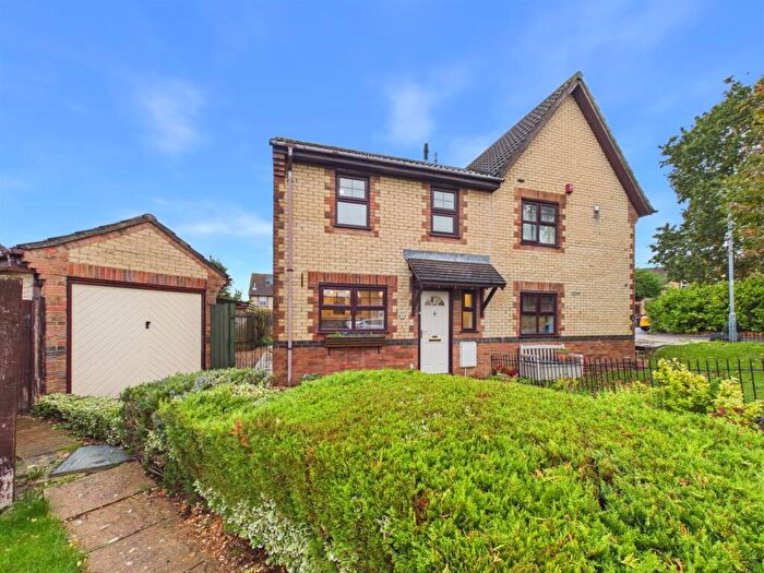 3 Bedroom Semi-Detached House For Sale In Rowe Mead, Pewsham, Chippenham, SN15