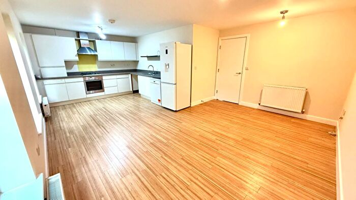 2 Bedroom Flat To Rent In Woodseats Mews, Sheffield, S8