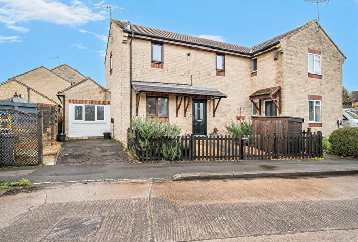 5 Bedroom Semi-Detached House For Sale In Osprey Drive, Stonehouse, Gloucestershire, GL10