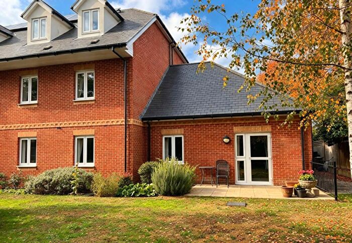 1 Bedroom Apartment For Sale In Beaulieu Road, Dibden Purlieu, Southampton, Hampshire, SO45
