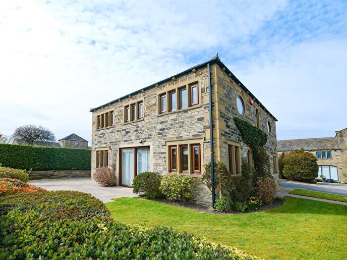 4 Bedroom Detached House For Sale In Fulstone Road, Stocksmoor, Huddersfield, HD4